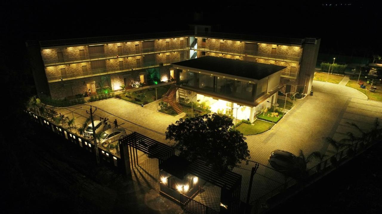 Carina Retreat Resort Гирский лес Экстерьер фото